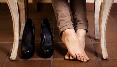 The causes of the fungus between leg legs